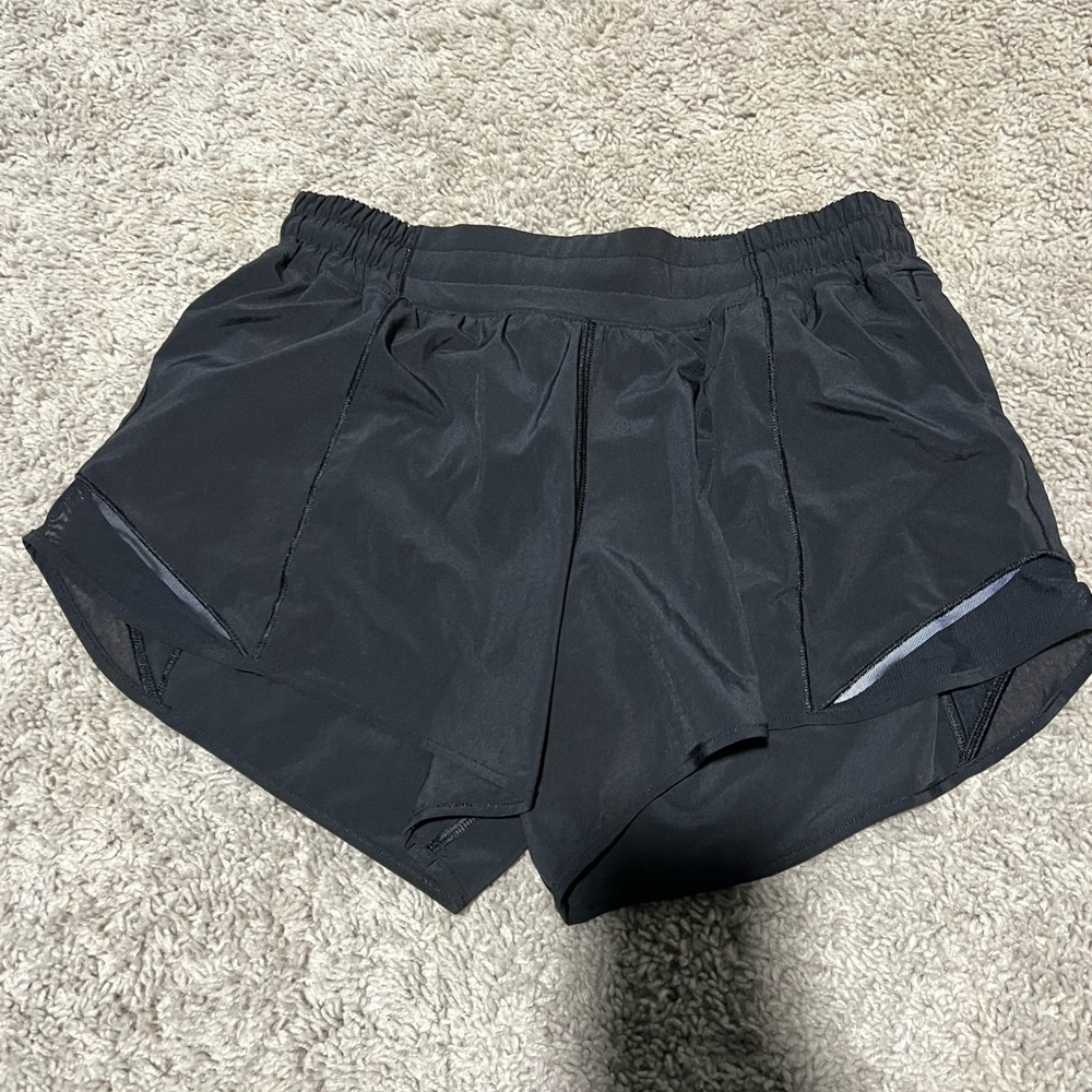 Lululemon hot toddy lined 4 inch